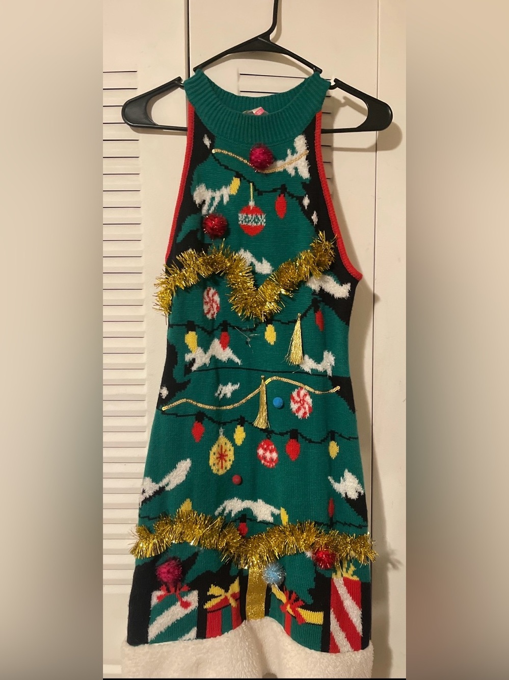 Christmas Green Holiday Sweater Dress with Gold Tinsel Size S. Beautiful. Great